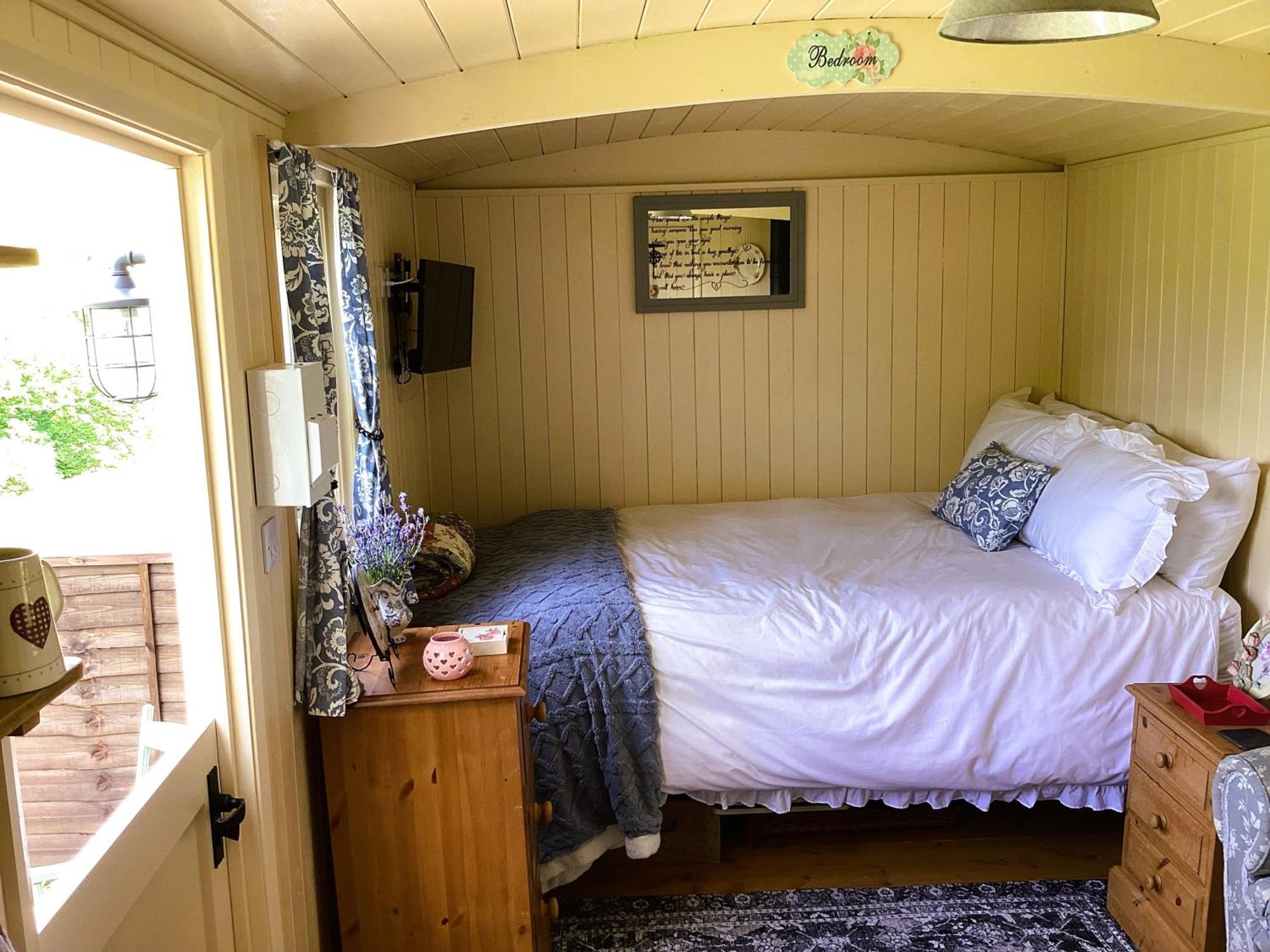 Lilly'S Pad Hotel Bude Kültér fotó