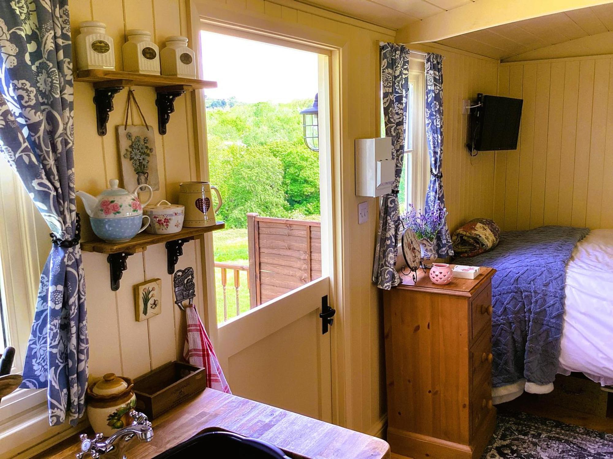 Lilly'S Pad Hotel Bude Kültér fotó